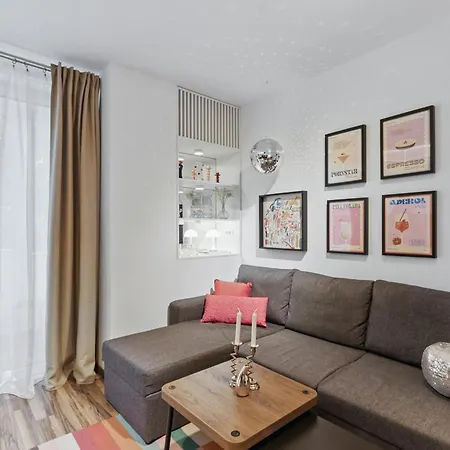 The Cocktail Place Apartment Bukarest